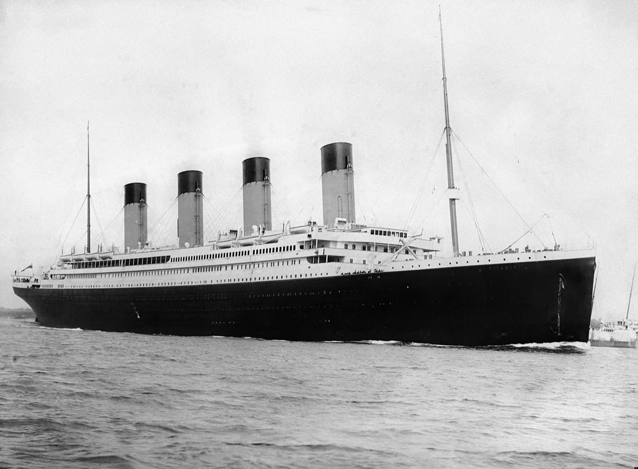 1912년 4월 10일 사우샘프턴을 떠나는 타이타닉